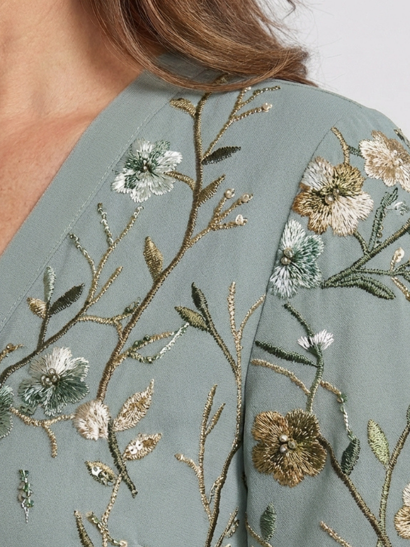 Eva | Vestito lungo con scollo a V ricamato